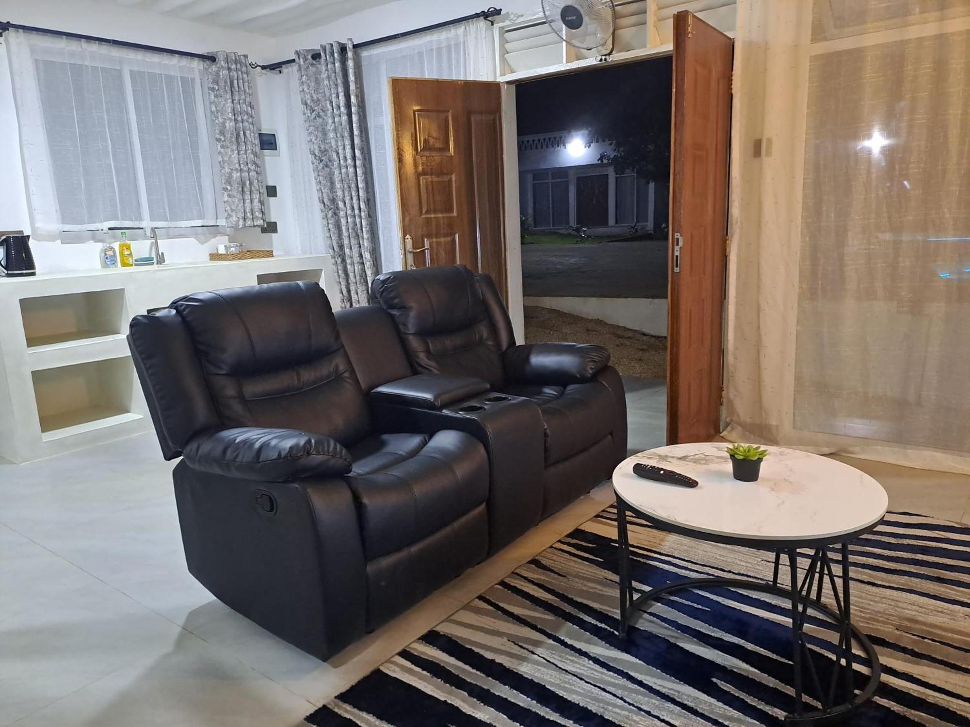 Cave Diani Holiday Apartments Діані-Біч Екстер'єр фото